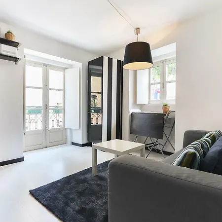 Tailor Made Flat In Bairro Alto Appartement
